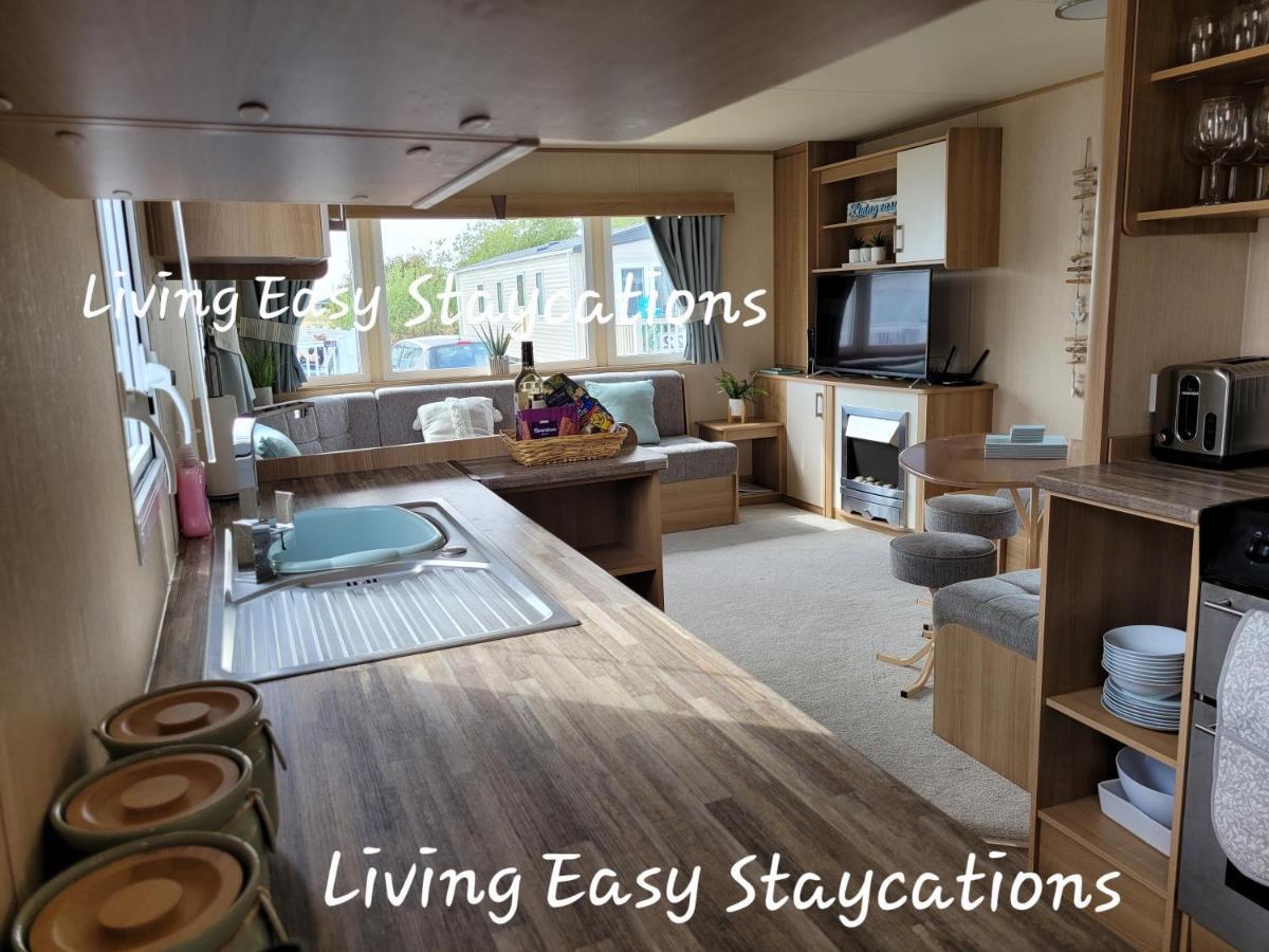 Living Easy Staycations At Tattershall Lakes Ngoại thất bức ảnh