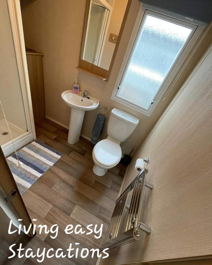Living Easy Staycations At Tattershall Lakes Ngoại thất bức ảnh