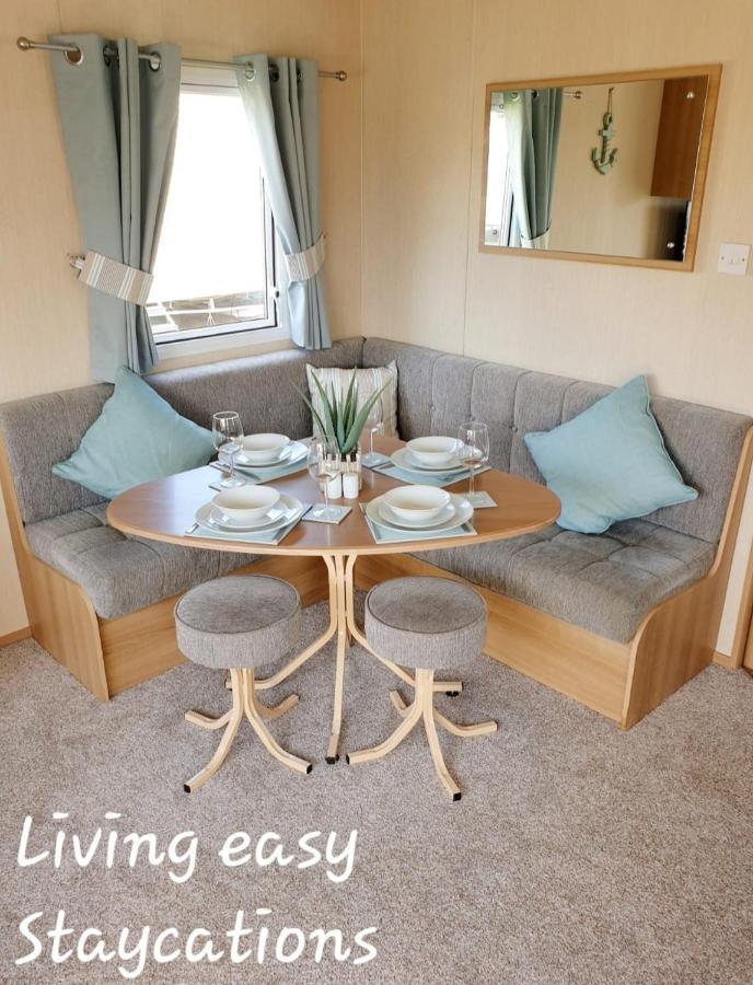 Living Easy Staycations At Tattershall Lakes Ngoại thất bức ảnh