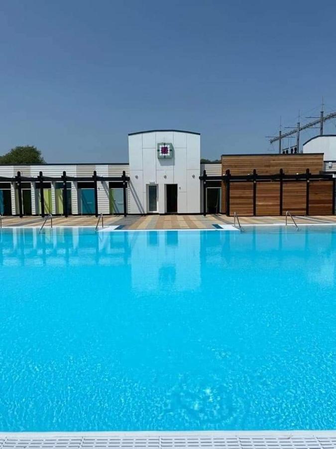Living Easy Staycations At Tattershall Lakes Ngoại thất bức ảnh